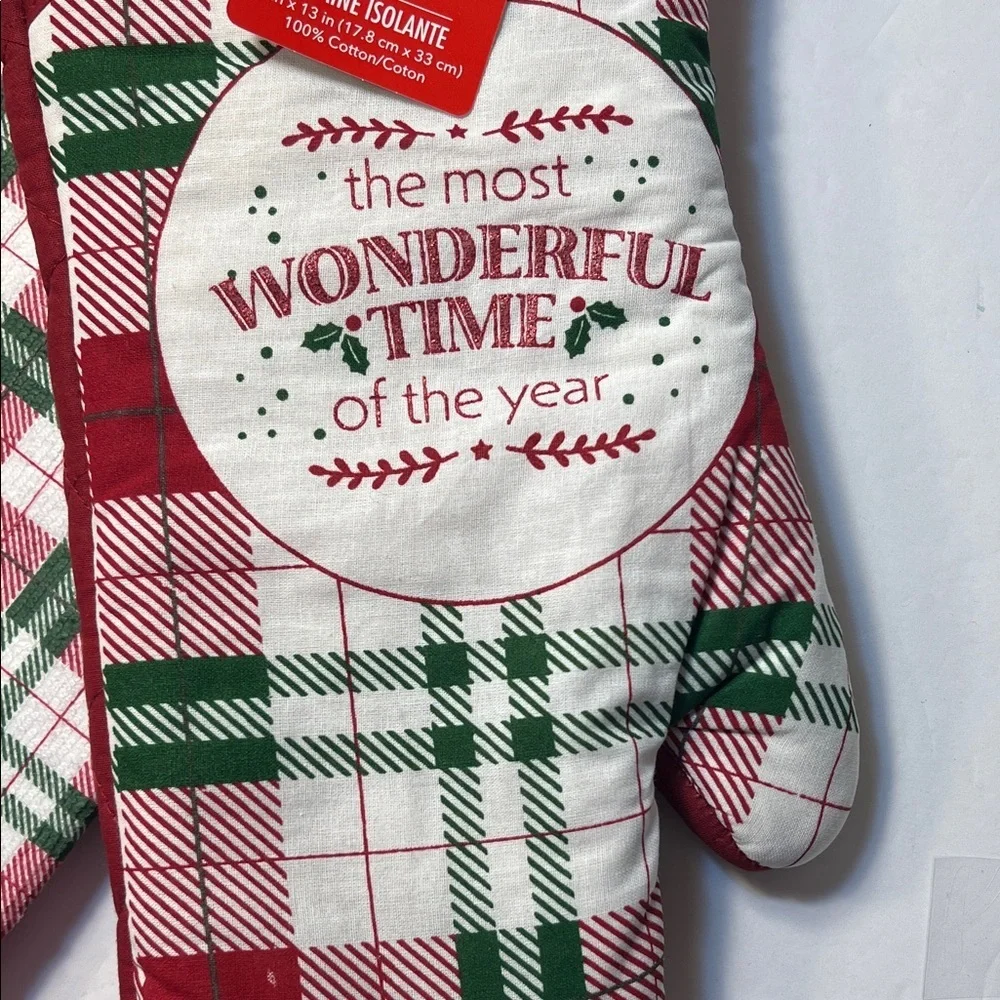 Festive Red and Green Kitchen Towel and Oven Mitt Set